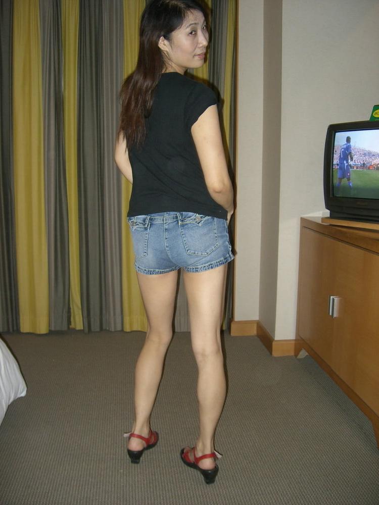 25P Hairy mature asian XiaoLi is fucking cowgirl