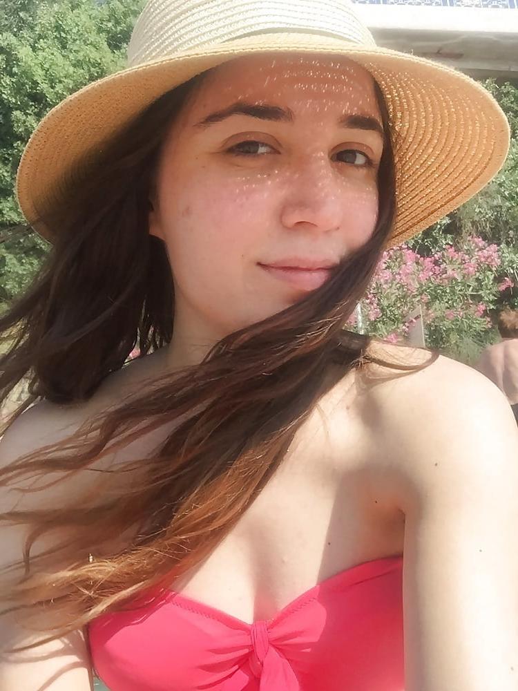 25P Romanian slut Jassmine shared by husband