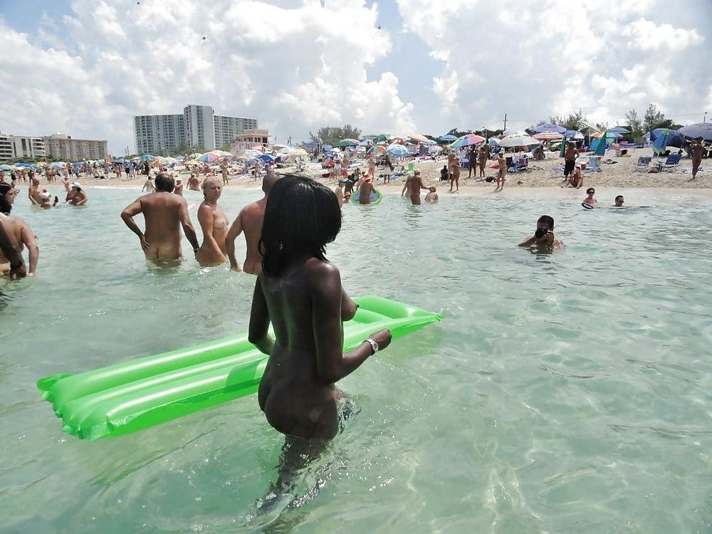 11P Ebony Beach Babes