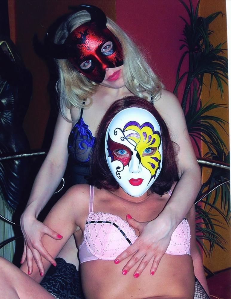 25P German Slut Nicky in dessous