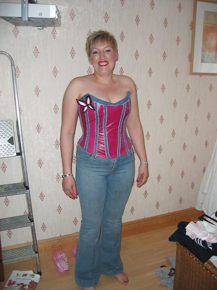 25P AMATEUR WIFE WITH BIG TITS