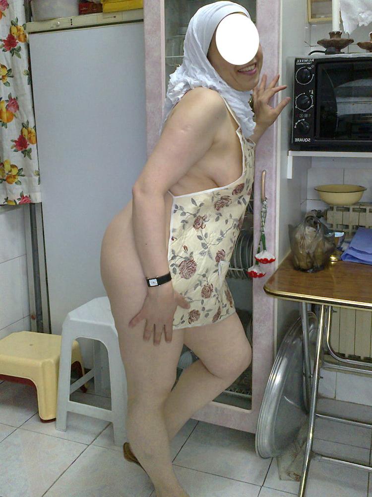 18P Muslim hijab wife exposed