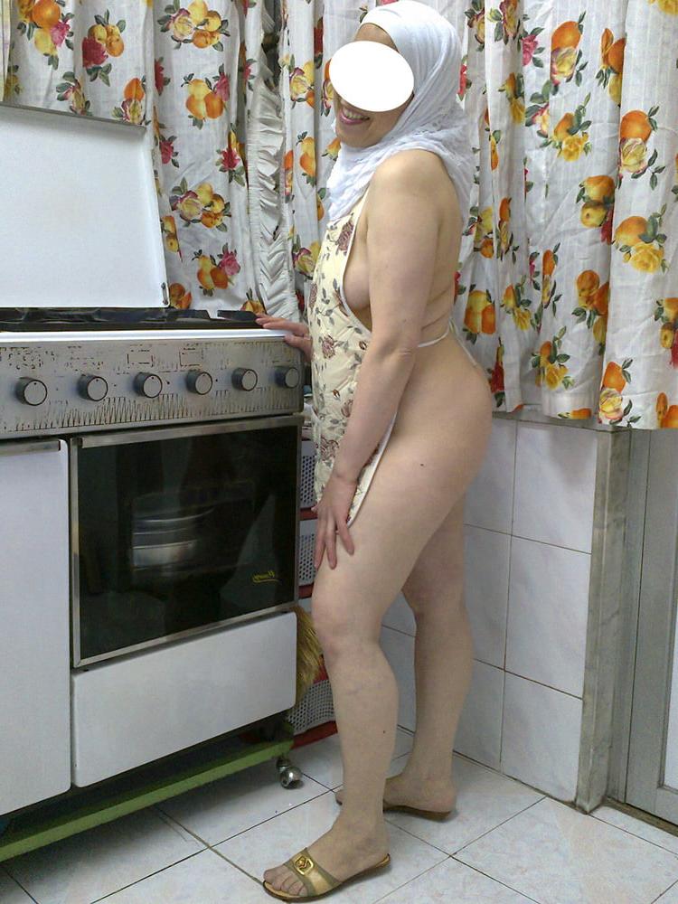 18P Muslim hijab wife exposed