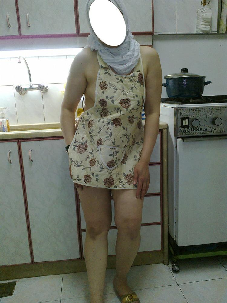 18P Muslim hijab wife exposed