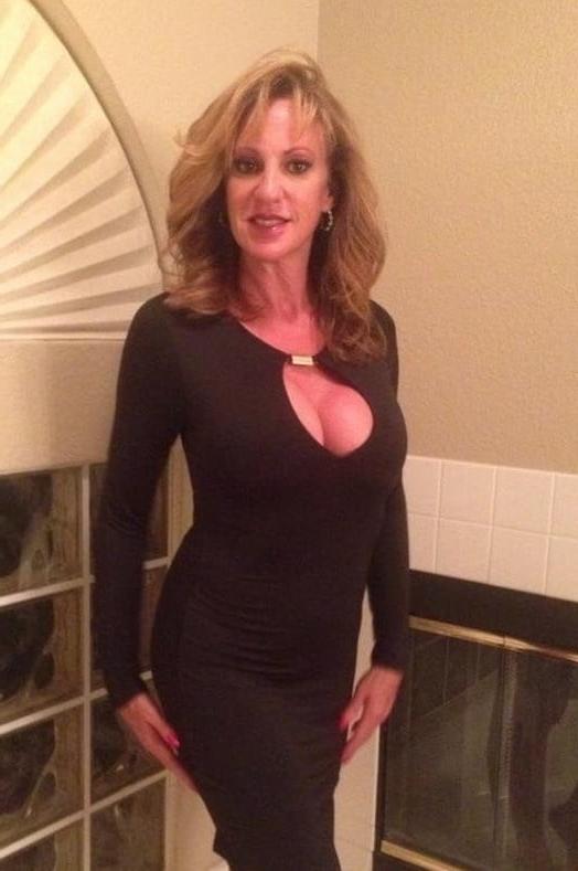 25P Annette Hot Wife