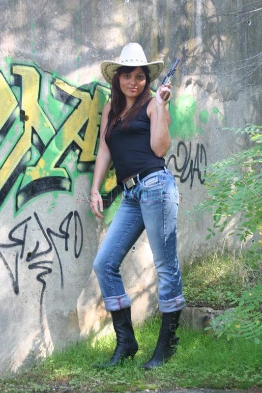 25P Casting Auriana 1 soft
