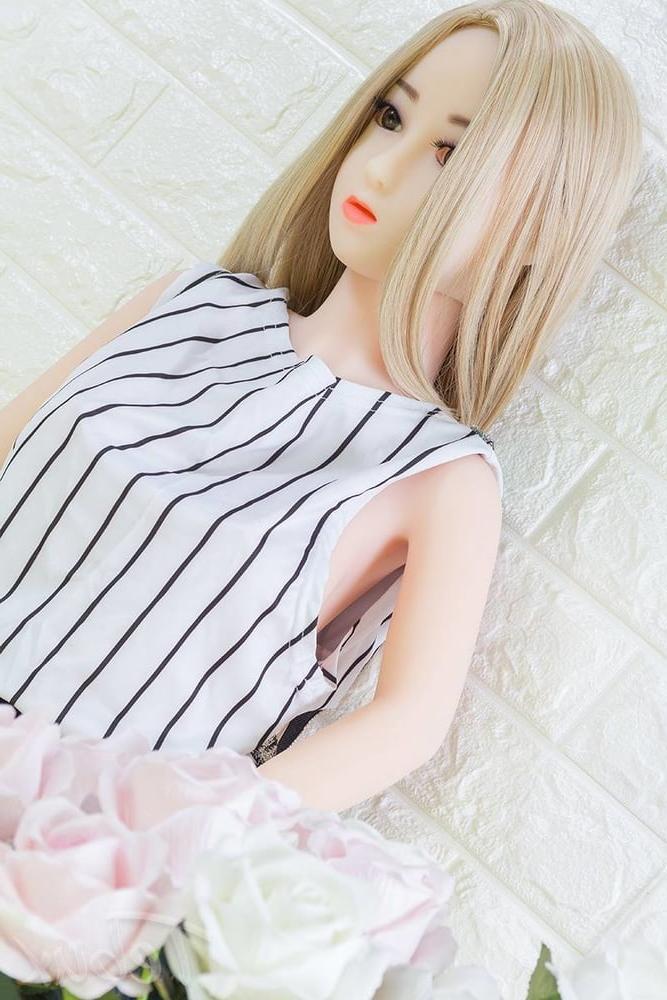 12P Young petite blonde sexdoll with big tits