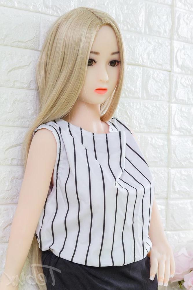 12P Young petite blonde sexdoll with big tits