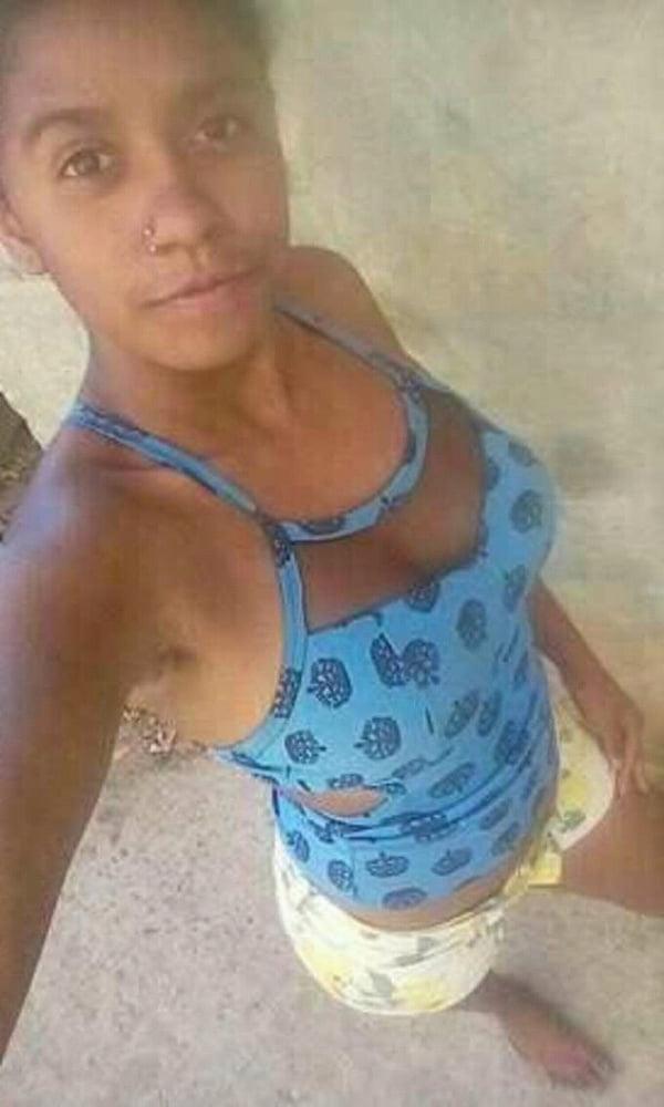 18P Tahis da Silva