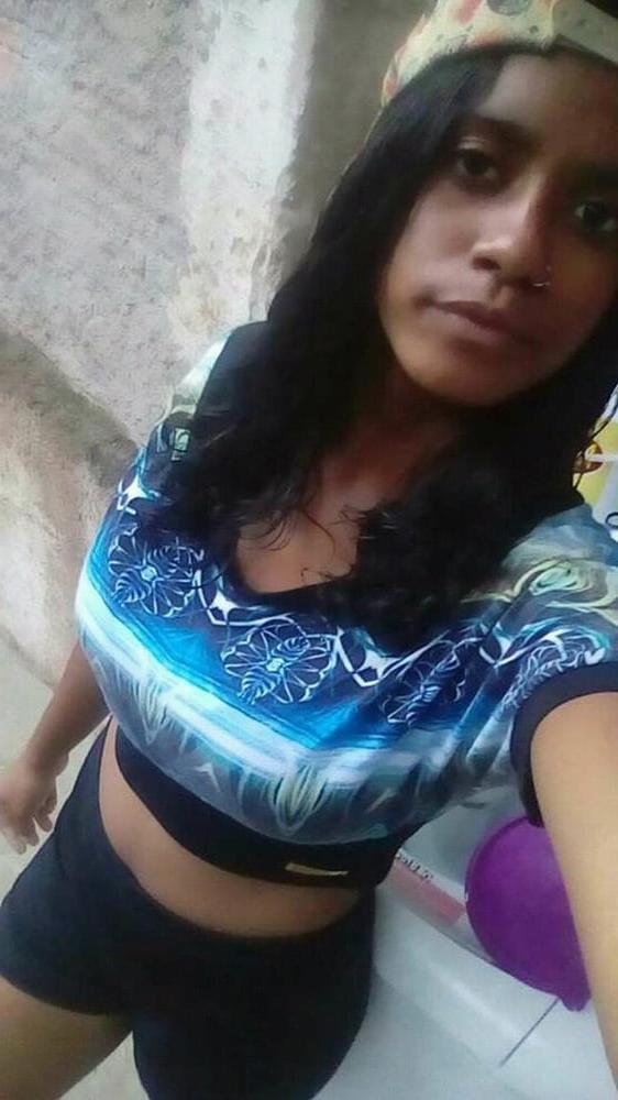 18P Tahis da Silva
