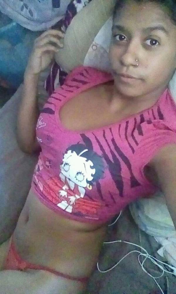 18P Tahis da Silva