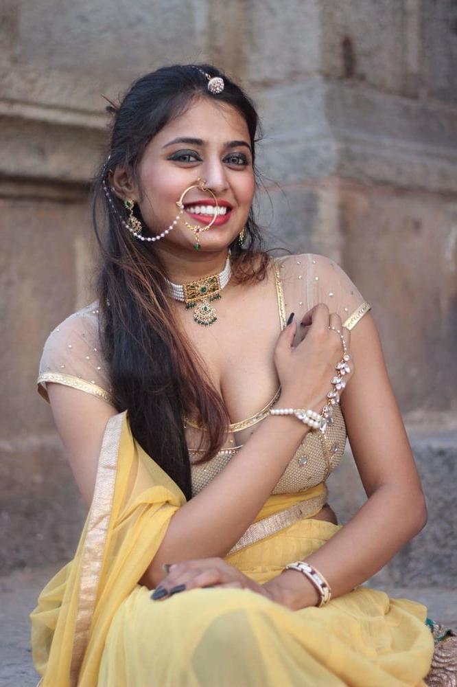 25P Sexy Hot Indian Model