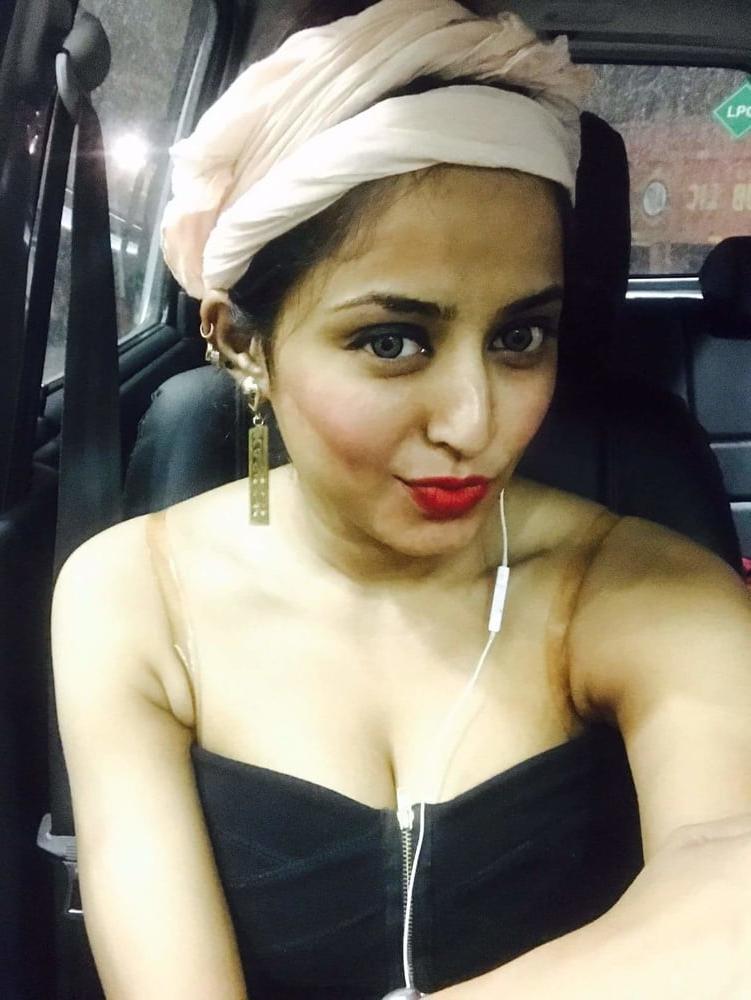 25P Sexy Hot Indian Model
