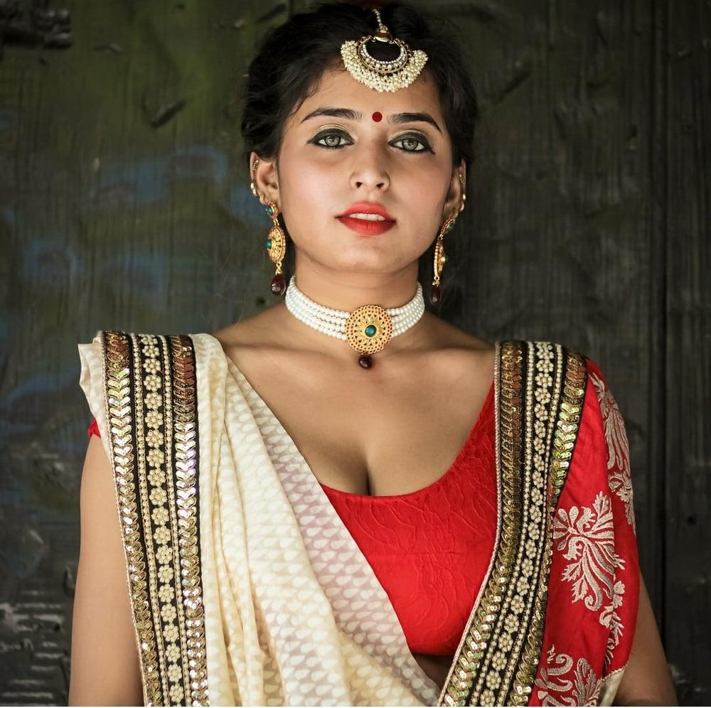 25P Sexy Hot Indian Model