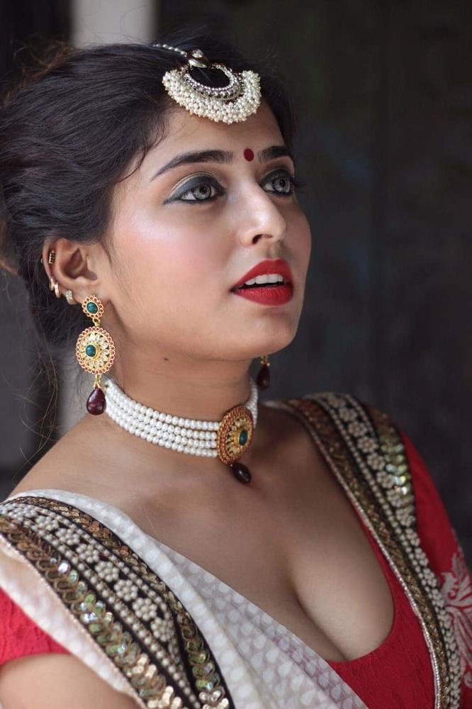 25P Sexy Hot Indian Model