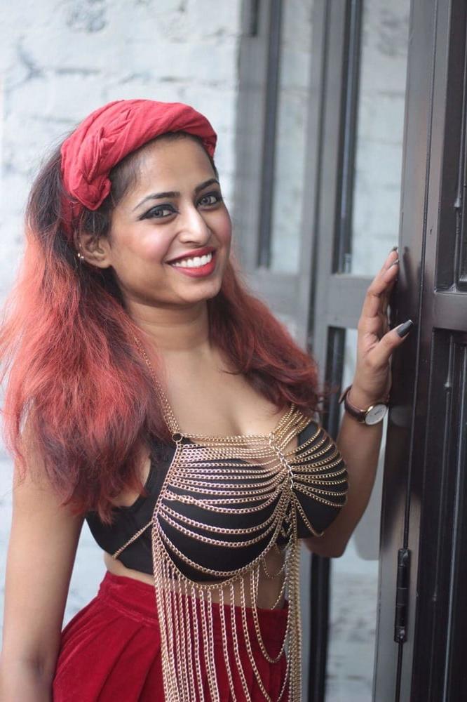 25P Sexy Hot Indian Model