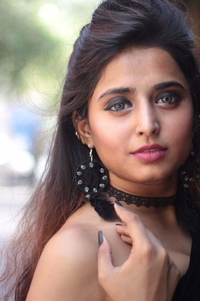 25P Sexy Hot Indian Model