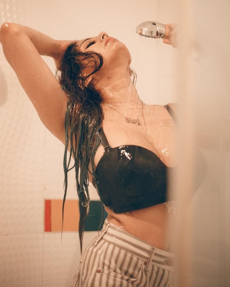 25P Sexy Hot Indian Model
