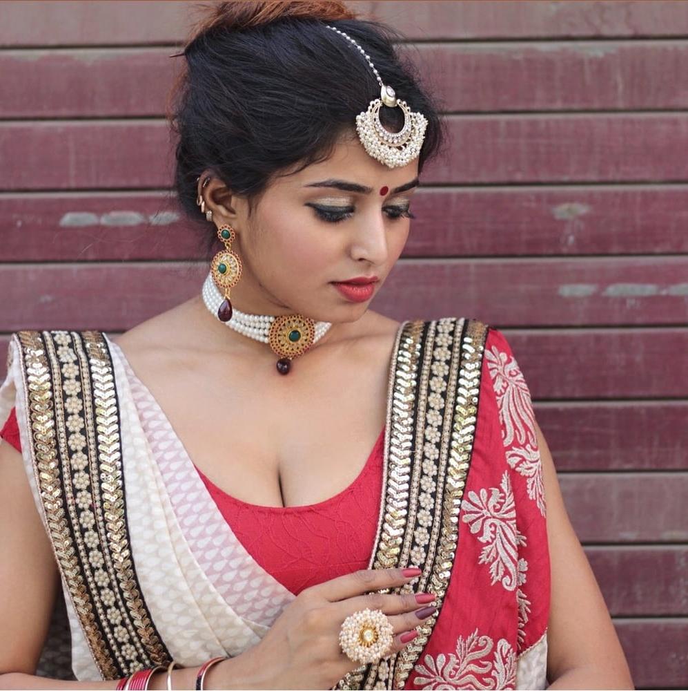 25P Sexy Hot Indian Model