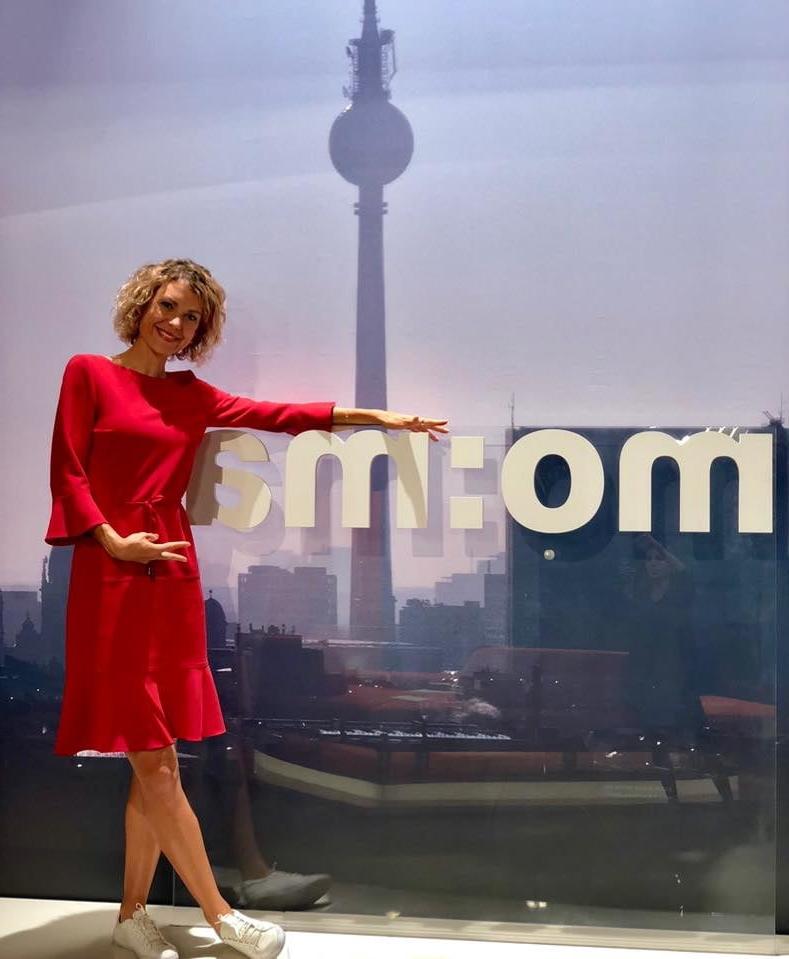 25P German TV Milf Annika Zimmermann