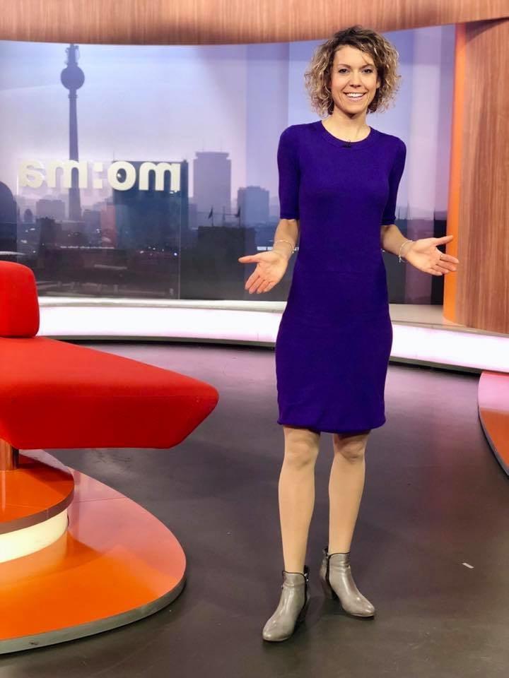 25P German TV Milf Annika Zimmermann