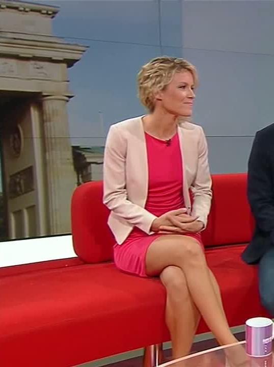 25P German TV Milf Annika Zimmermann