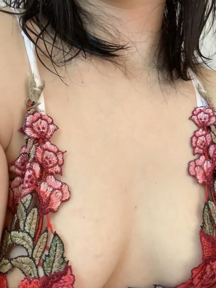 12P Chinese wife feels horny