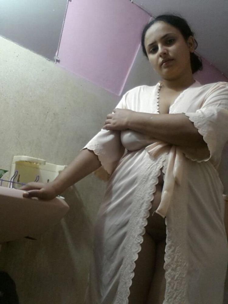 25P Desi Indian wife before and after pregnancy photos leaked