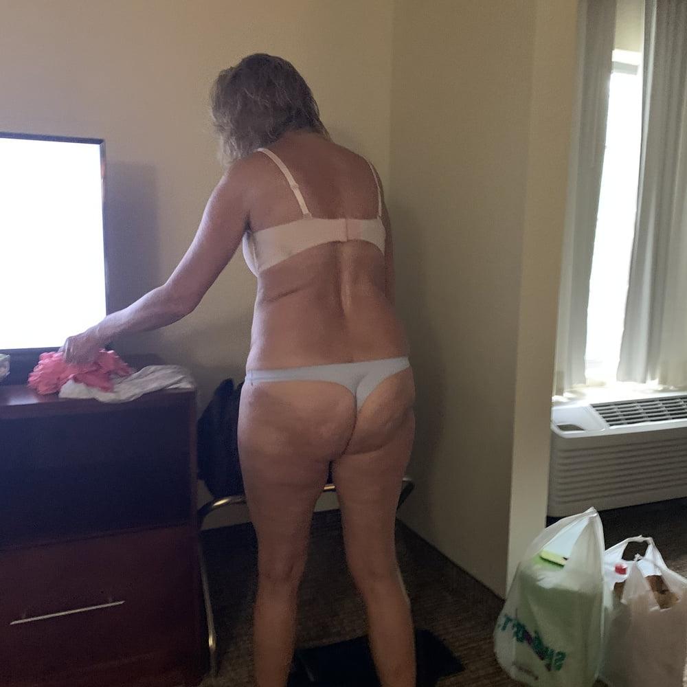25P My wife enjoying summer fucking!!