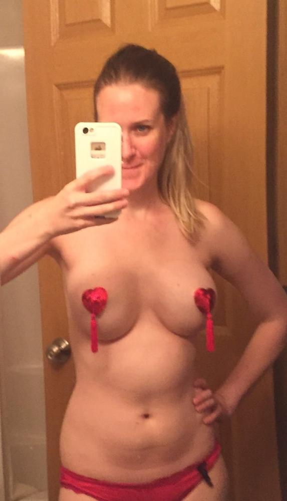 17P Blonde wife Meredith nude