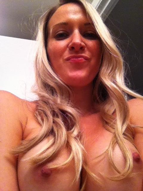 17P Blonde wife Meredith nude
