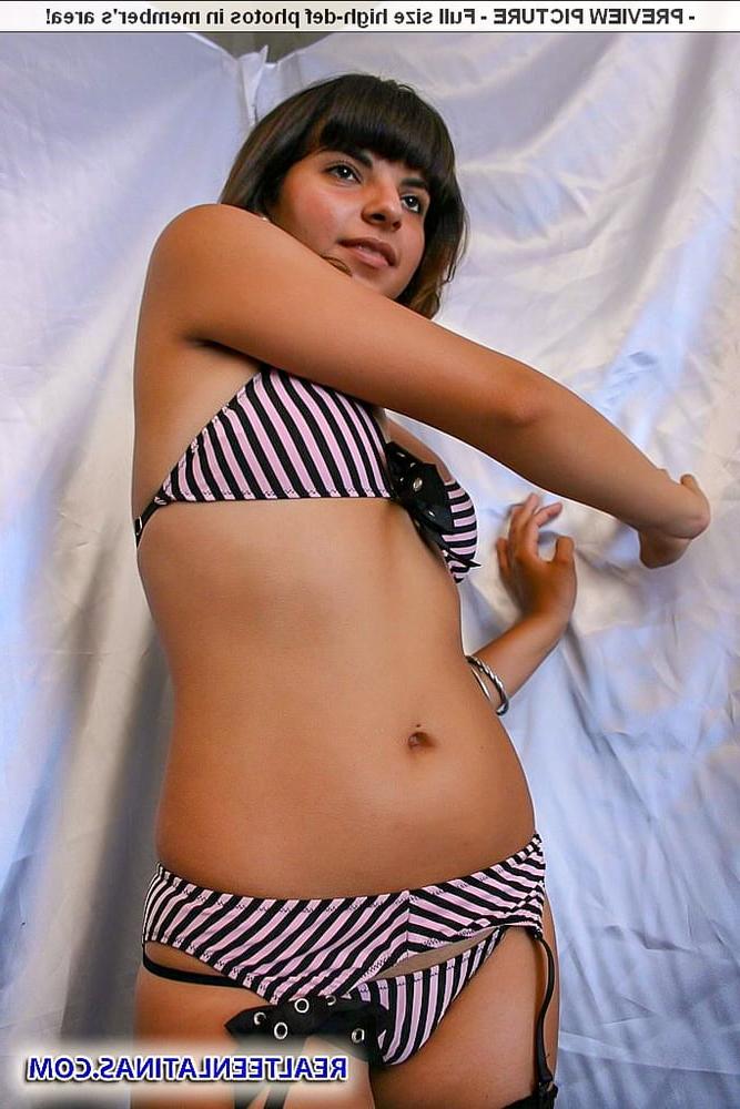 15P Cute teen Latina Paola in her casting photos