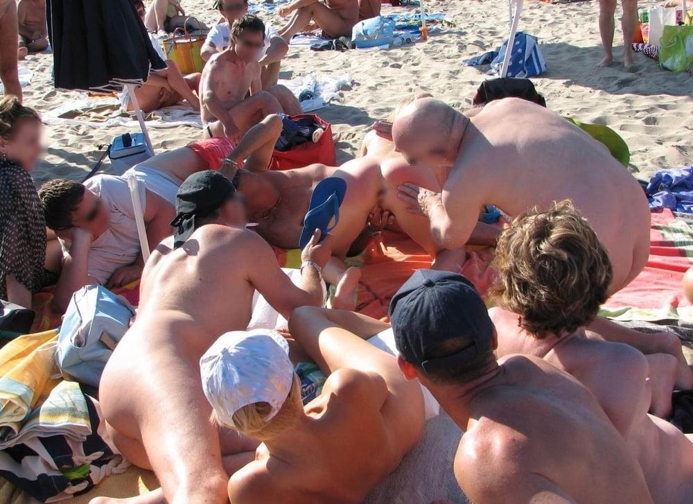 22P WIFE HAS GROUP FUN AT THE BEACH