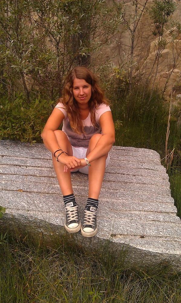 25P Exposed UK wife loves showing off her body