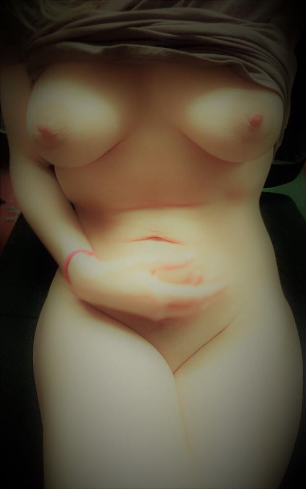 25P NIce  Perky Wife Tits