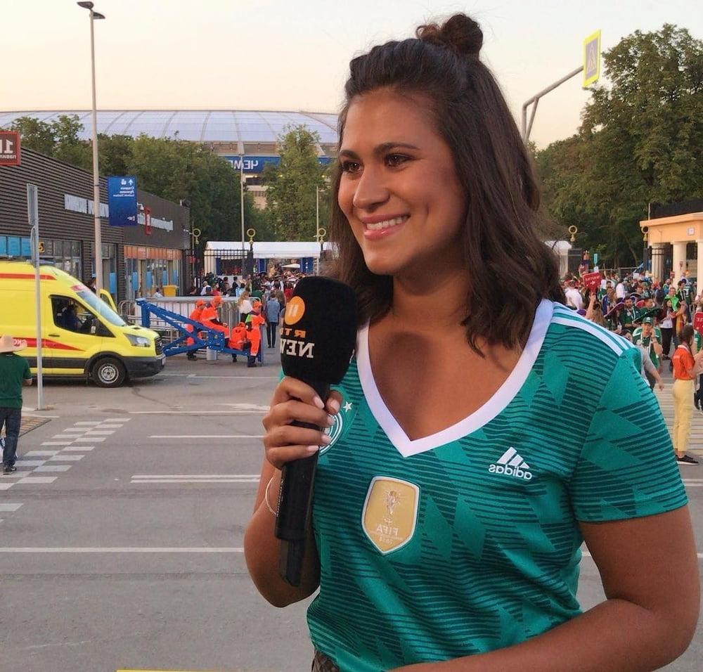 14P Steffi Brungs German newsreader