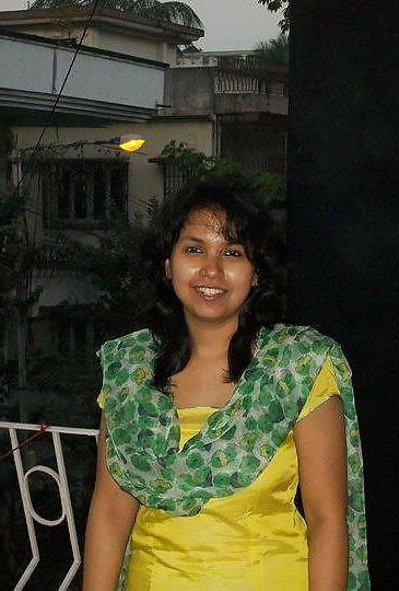 24P Hot Indian Lady