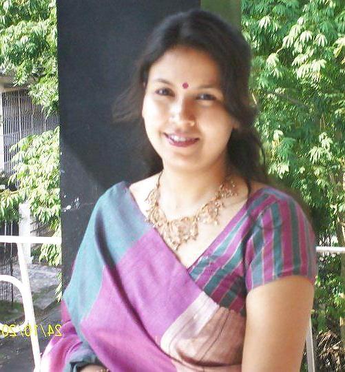 24P Hot Indian Lady