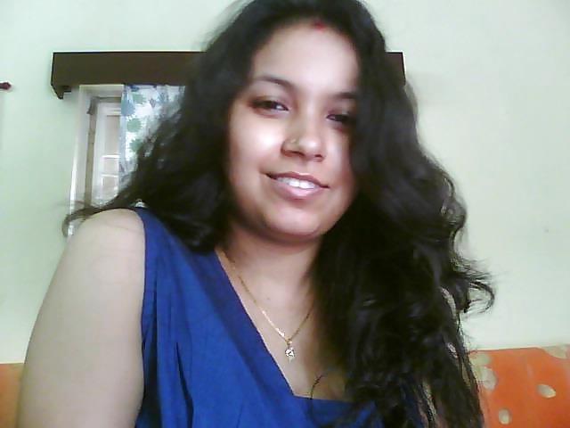 24P Hot Indian Lady