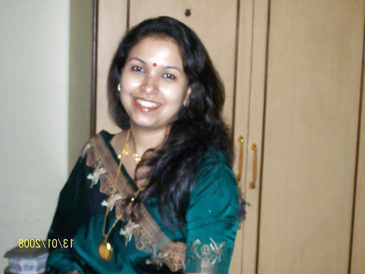 24P Hot Indian Lady