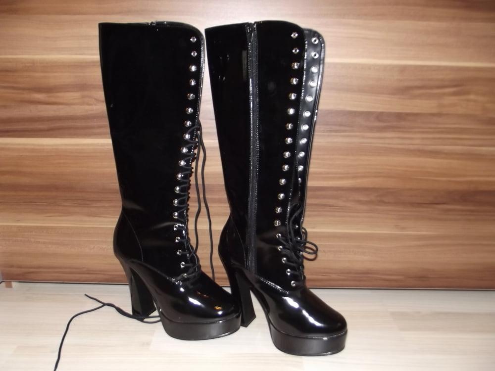 25P Lingerie Heels Gloves Boots