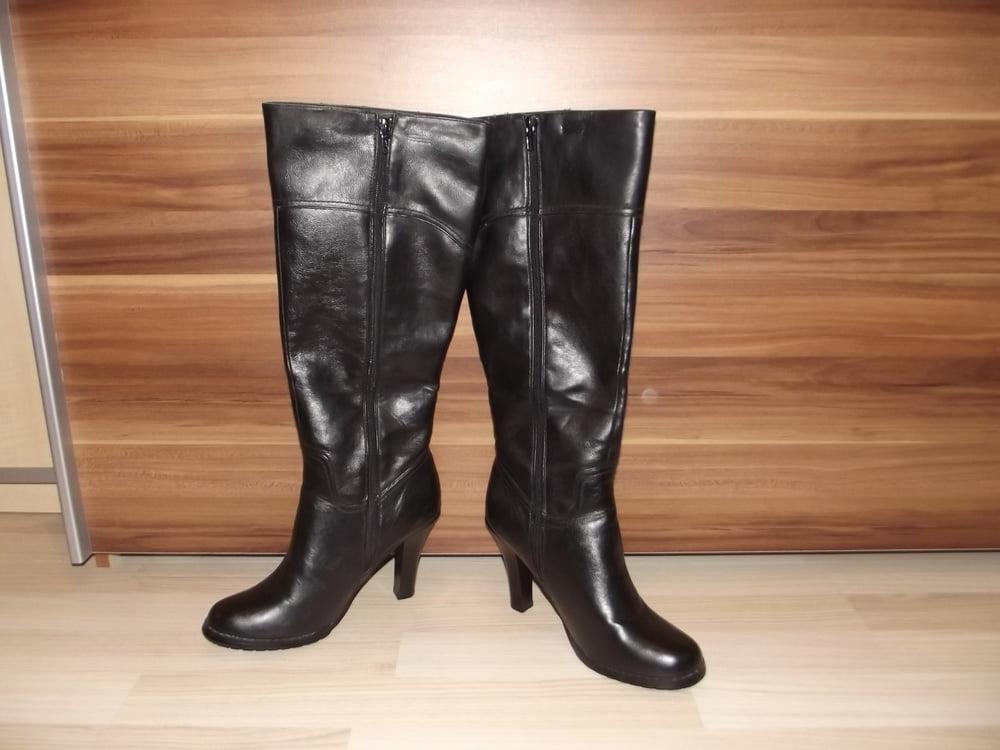 25P Lingerie Heels Gloves Boots