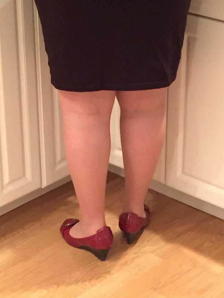 17P Wife wearing pantyhose