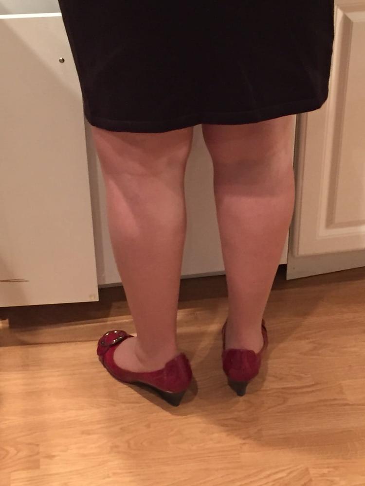 17P Wife wearing pantyhose