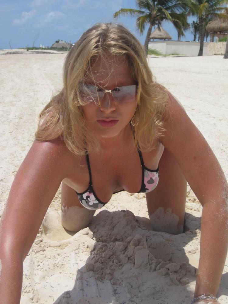25P Slutty and Sexy Wife Kelly is Looking for Fun and Comments