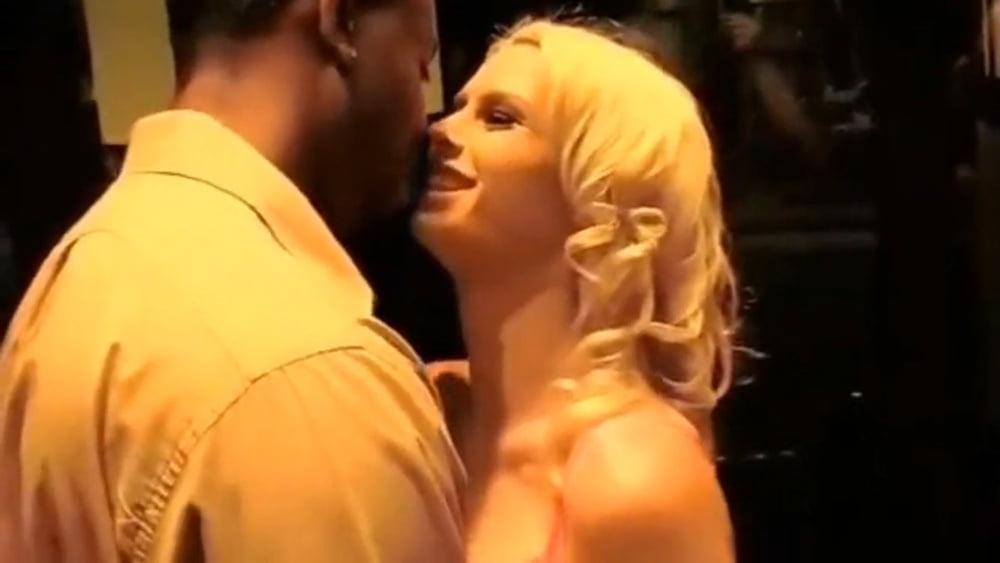 8P Beautiful interracial elevator kissing