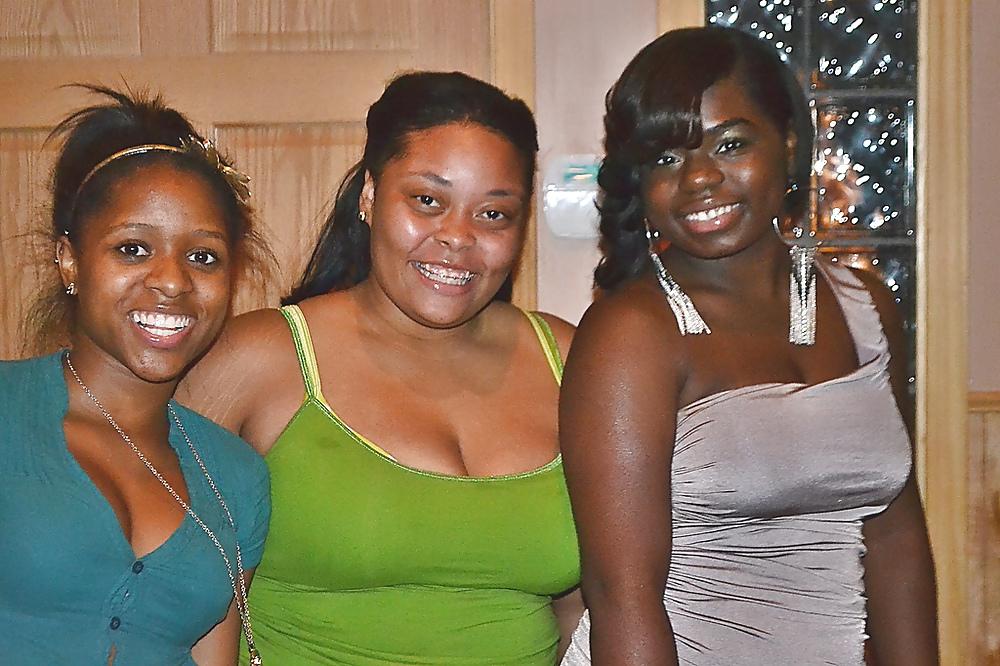6P Sexy ebony sluts