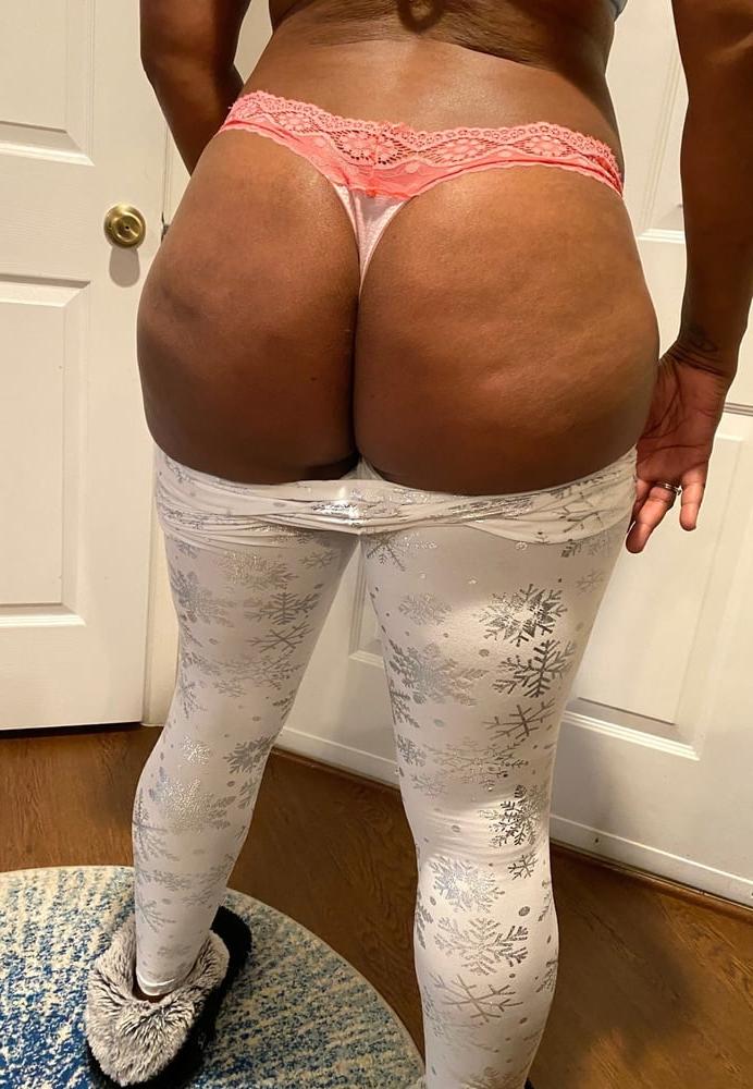 25P Sexy Milf Ass