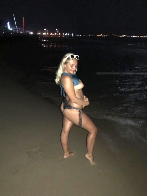 25P Sexy Dirty Chubby Small Tit Big Ass Slut Beach Vacation