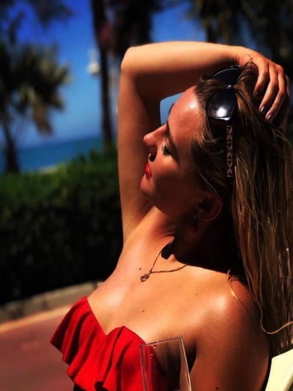 25P Sexy Dirty Chubby Small Tit Big Ass Slut Beach Vacation